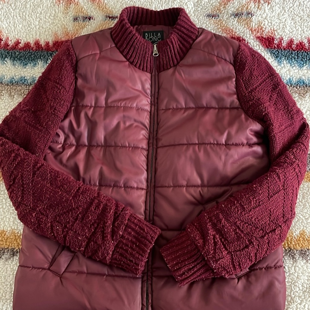 Billabong women’s puffer jacket Sz LG